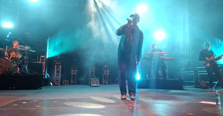 LemON porwał Ostrowiec Świętokrzyski. Wyjątkowy koncert z okazji Dnia Kobiet wypełnił halę po brzegi [Galeria]