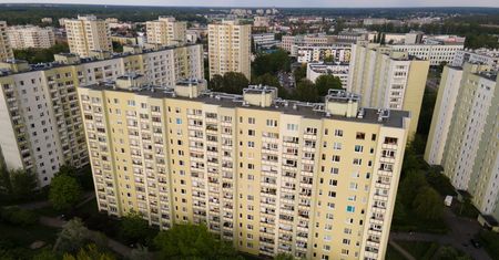 Piekielni współlokatorzy. Studenci wciąż na nich trafiają, ale kawalerki nie wynajmą. "Ceny wyższe i cały czas rosną"