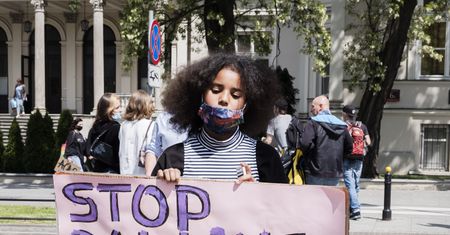 Słowo "Murzyn" z negatywną opinią RJP. Eksperci o tym, jakich określeń używać