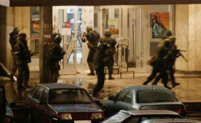 Rosyjskie siły zbrojne podczas odbicia teatru