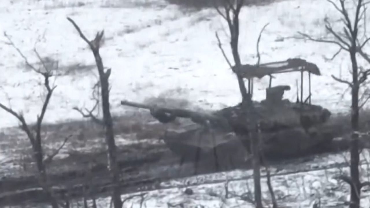 Czołg T-90M zaatakowany przez ukraińskiego drona