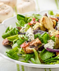 Dietetycy grzmią: łap witaminy, jedz sałaty! Czy naprawdę warto rozkochać się w zielonych warzywach liściastych?