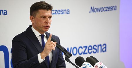 Dwa miliardy złotych. Zaskakujące wieści o Ryszardzie Petru