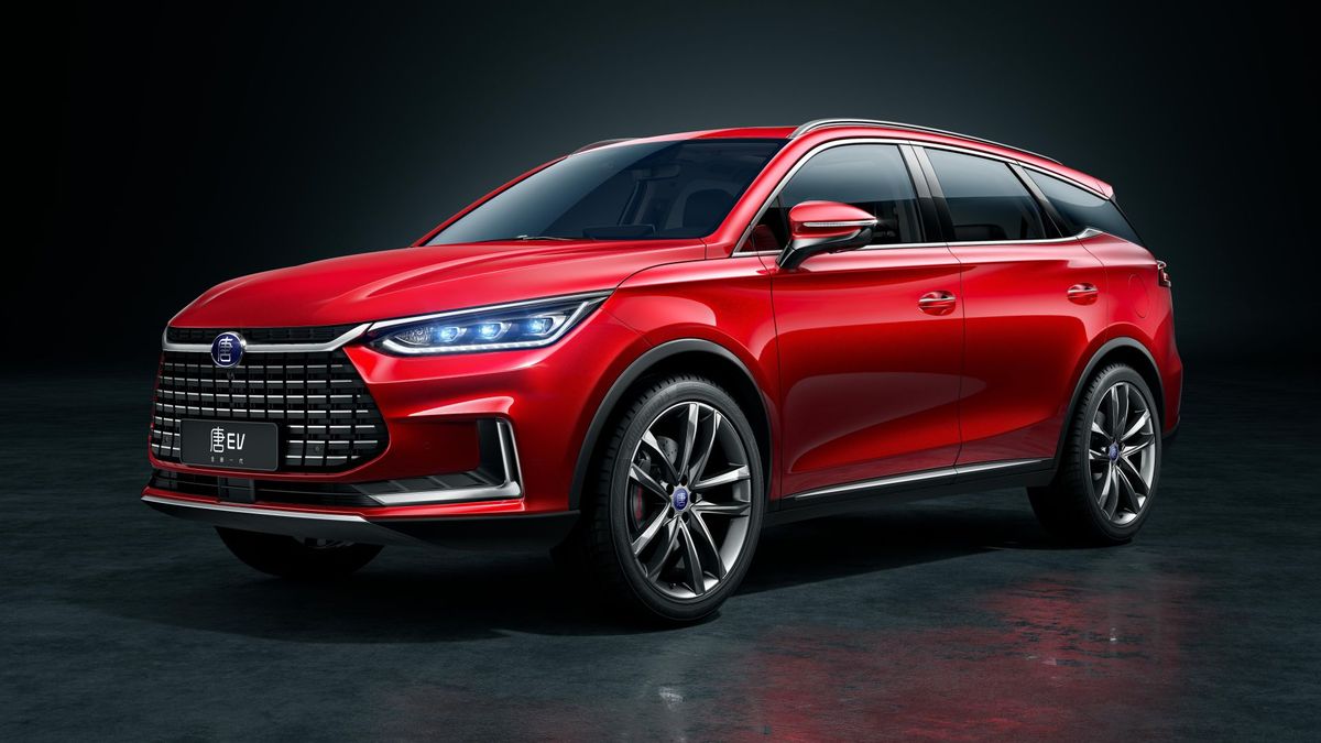 BYD Tang wygląda nieźle. Ciekawe, jak będzie jeździł...