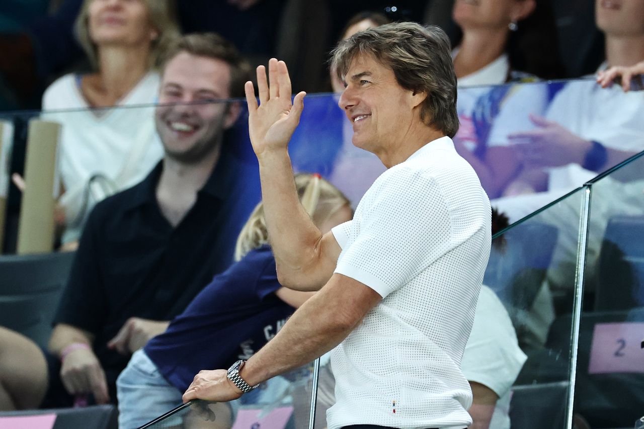 Tom Cruise is 62 years old, he was seen in Paris now during the games with lightened hair. Is it for a new girlfriend?