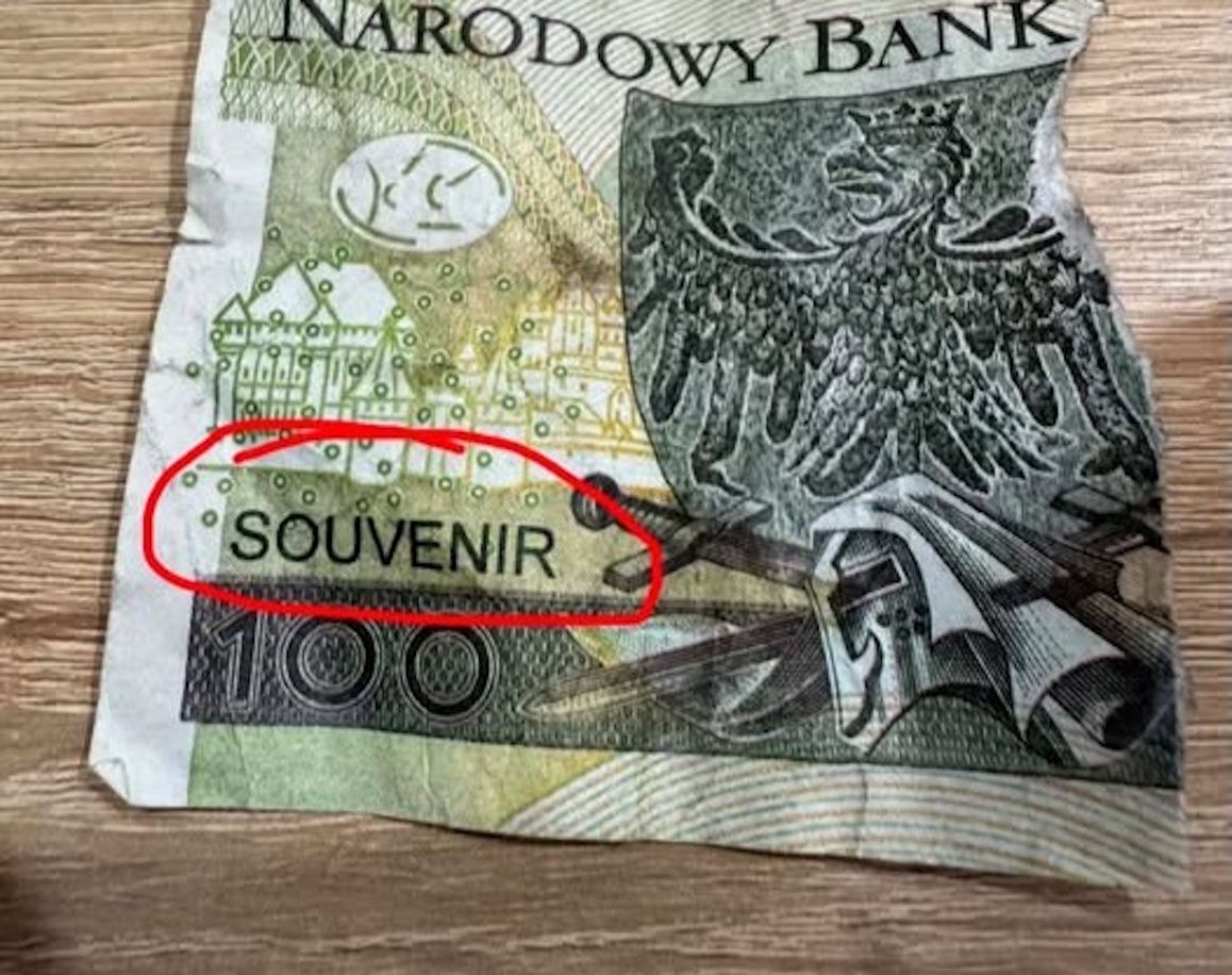 Skandal na charytatywnym zlocie. Ktoś wrzucił do puszki fałszywy banknot