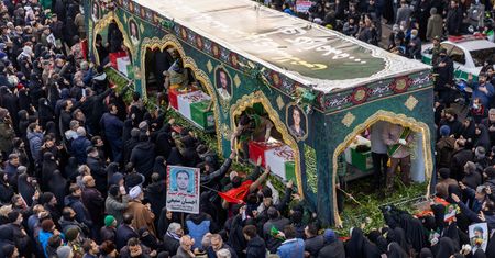 Strzegą pilnie sekretu. W zamian za pomoc Iranowi dostaną coś cennego