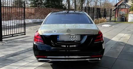 Maybach z Torunia na sprzedaż. Jego rejestracja przykuwa uwagę