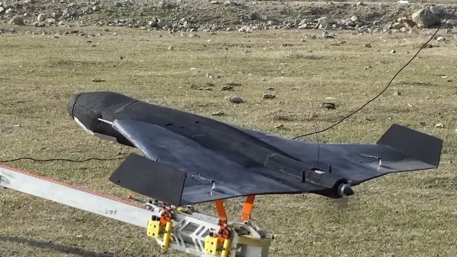 Dron "kamikadze" Azab T200 podczas testów.