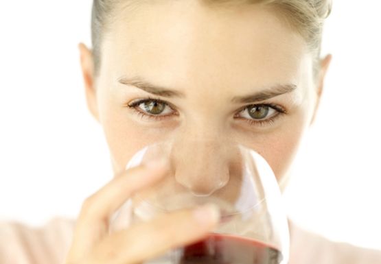 Jaki alkohol najbardziej szkodzi zębom?