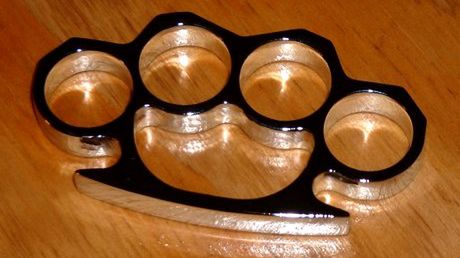 EA rozsyła nielegalną broń, a potem prosi o jej zwrot 1