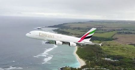 Film z drona, który niebezpiecznie zbliżył się do lecącego Airbusa A380