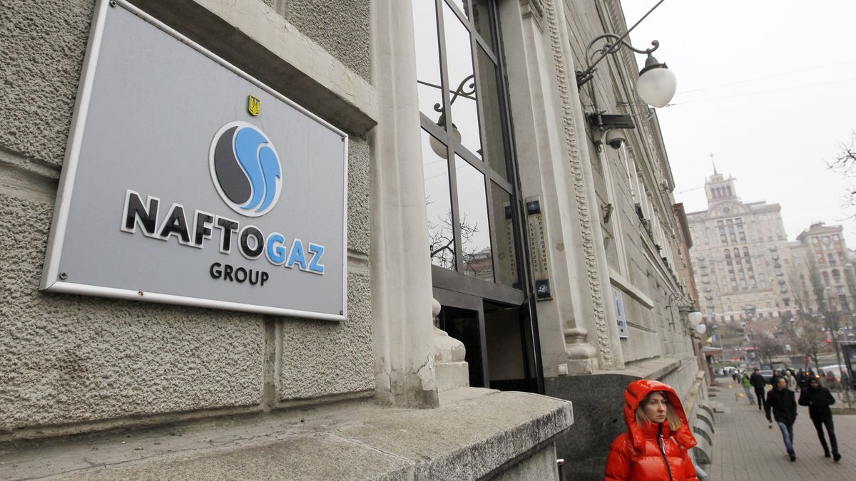 The logo of Naftogaz, state-owned national oil and Gas
KIEV, UKRAINE - 2019/11/27: The logo of Naftogaz, state-owned national oil and Gas Company of Ukraine, is seen on a plate at the entrance to the main office in Kiev. 
The Swedish Court of Appeal dismissed a first Gazprom (Russian Gas Company) appeal, on decisions of the Stockholm arbitration, as the website of the Naftogaz informed on 27 November 2019. (Photo by Pavlo Gonchar/SOPA Images/LightRocket via Getty Images)
SOPA Images
oil, gas company, main office, company, brand, appeal, dismissed, state-owned, naftogaz