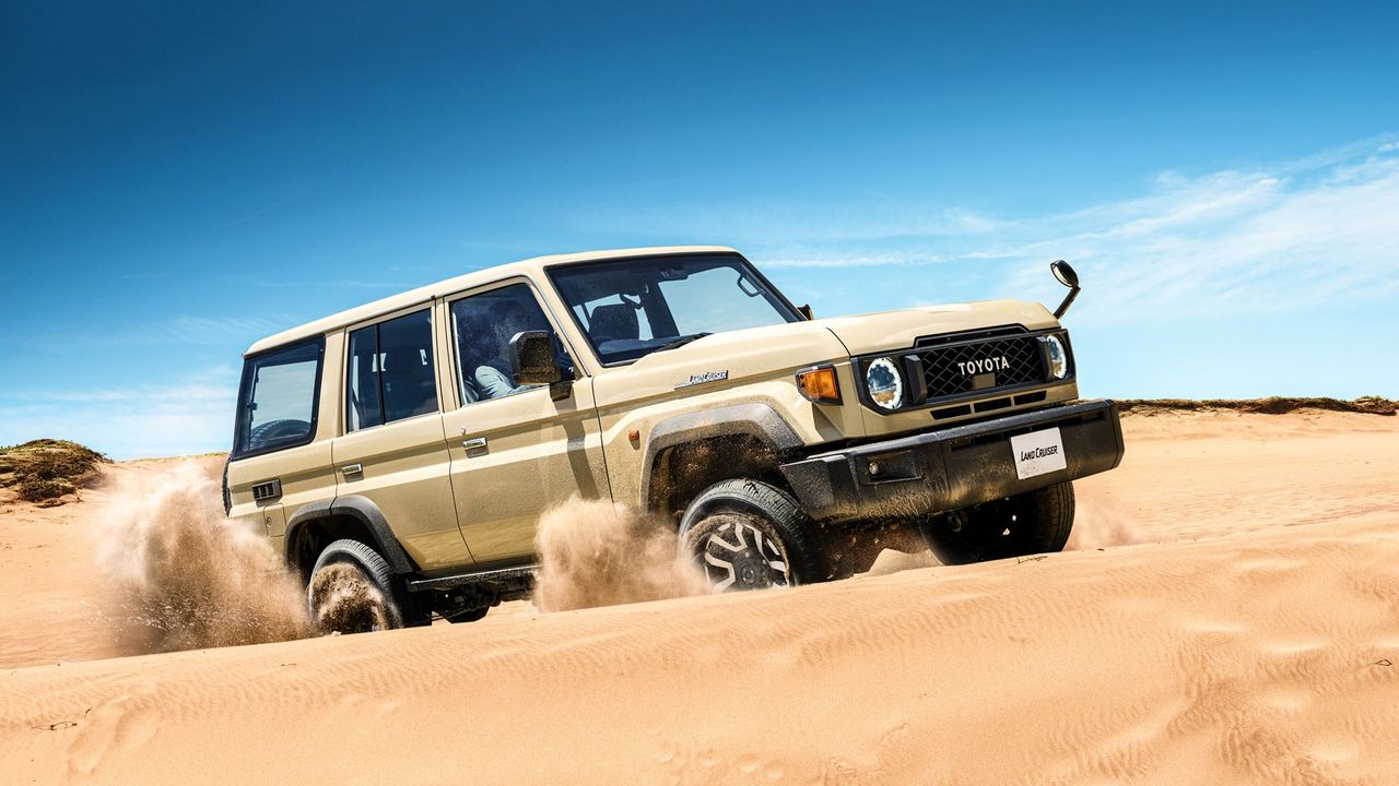 Toyota Land Cruiser 76