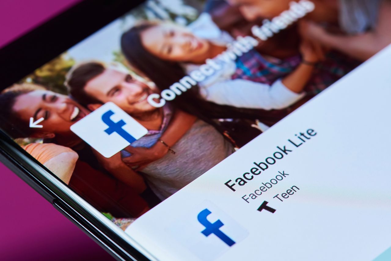 Facebook Lite pojawi się na iPhone'ach. (depositphotos)