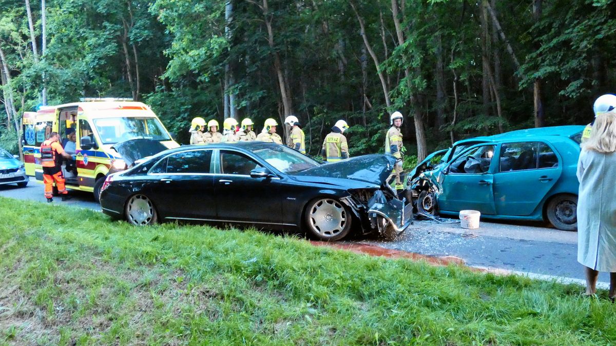 Czołowe zderzenie škody i maybacha