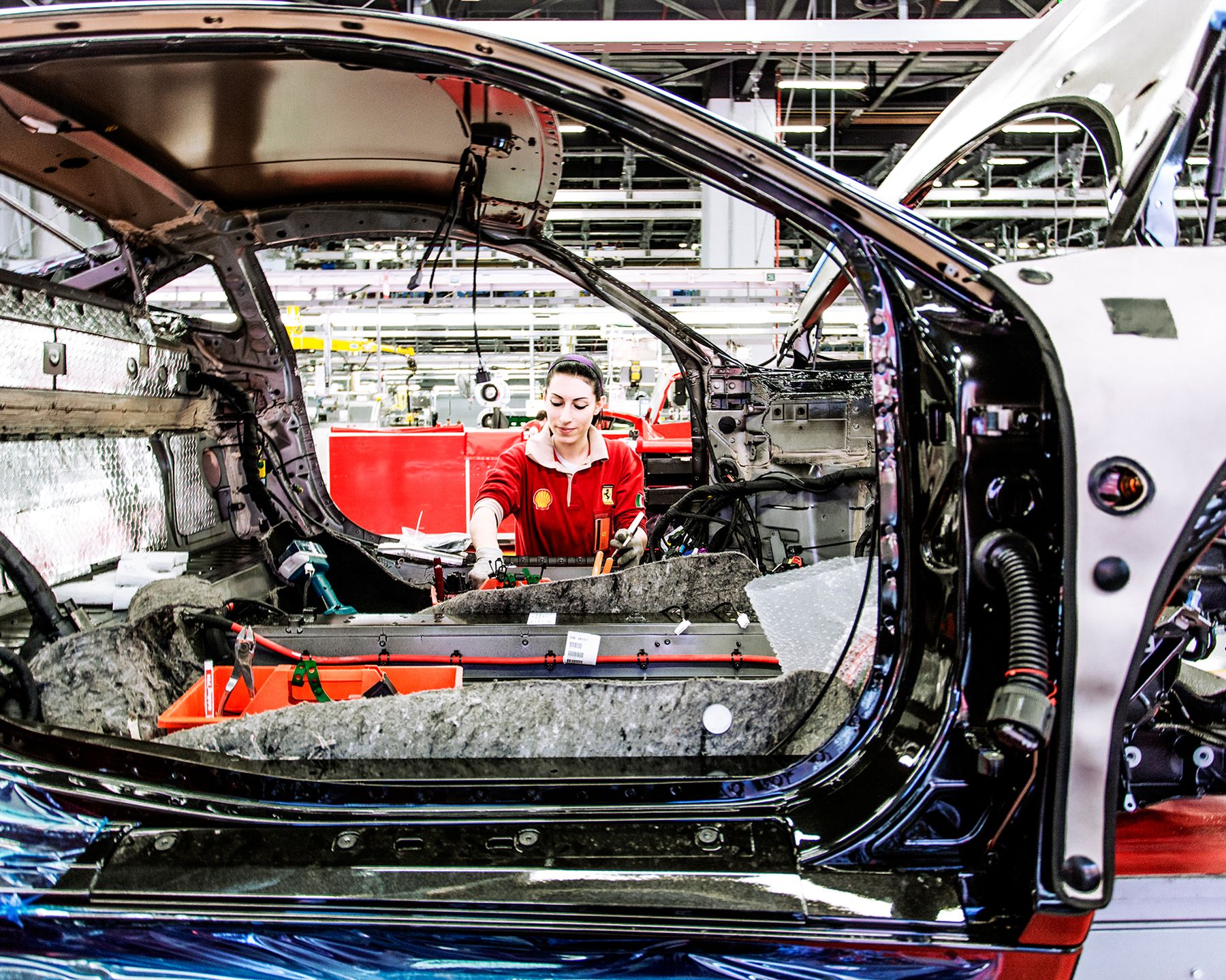 Z fotograficzną wizytą w świecie fabryki Ferrari w Maranello 9