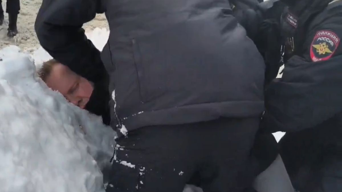 Brutalność rosyjskiej policji po protestach w sprawie Nawalnego