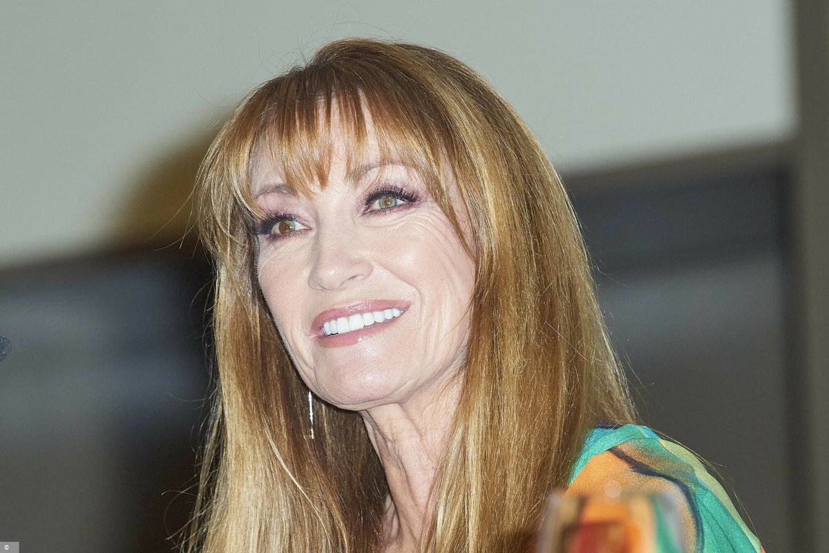 Jane Seymour wybrała się na ślub syna w tradycyjnej koreańskiej sukni