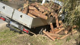 Skowieszyn: 63-latek z ponad 2 promilami wjechał dostawczym iveco do rowu. Zatrzymali go świadkowie