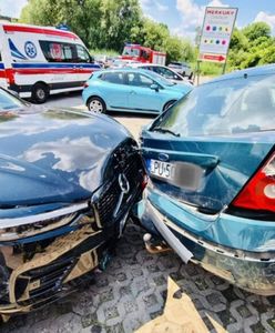 Radzymin. Nieszczęśliwy wypadek drogowy. Mąż przypadkiem przejechał autem własną żonę