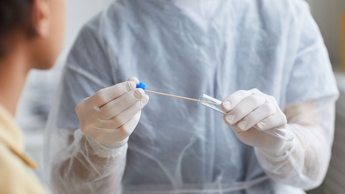 koronawirus covid test testy patyczek wymaz pandemia