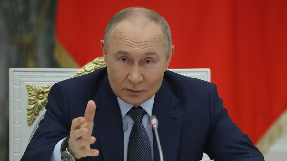 Władimir Putin chce kontrolować Ukrainę.