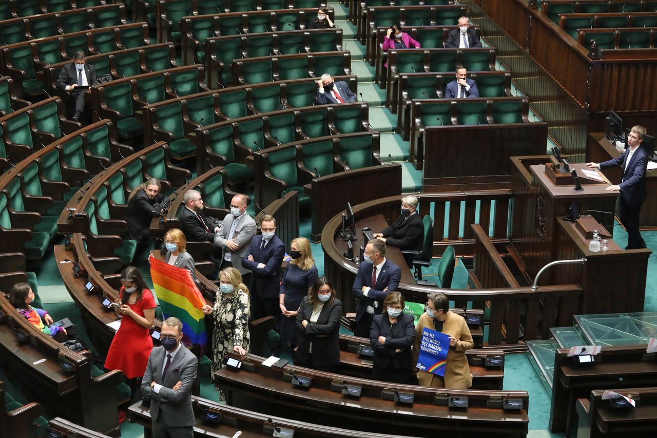 Skandaliczne słowa, okrzyki i gwizdy. Tak debatowano nad ustawą Godek "Stop LGBT"