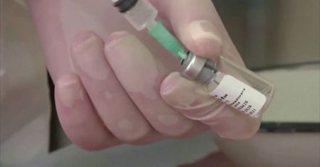 Rosja ogłasza zatwierdzenie szczepionki na koronawirusa. Światowi eksperci wątpią w jej skuteczność