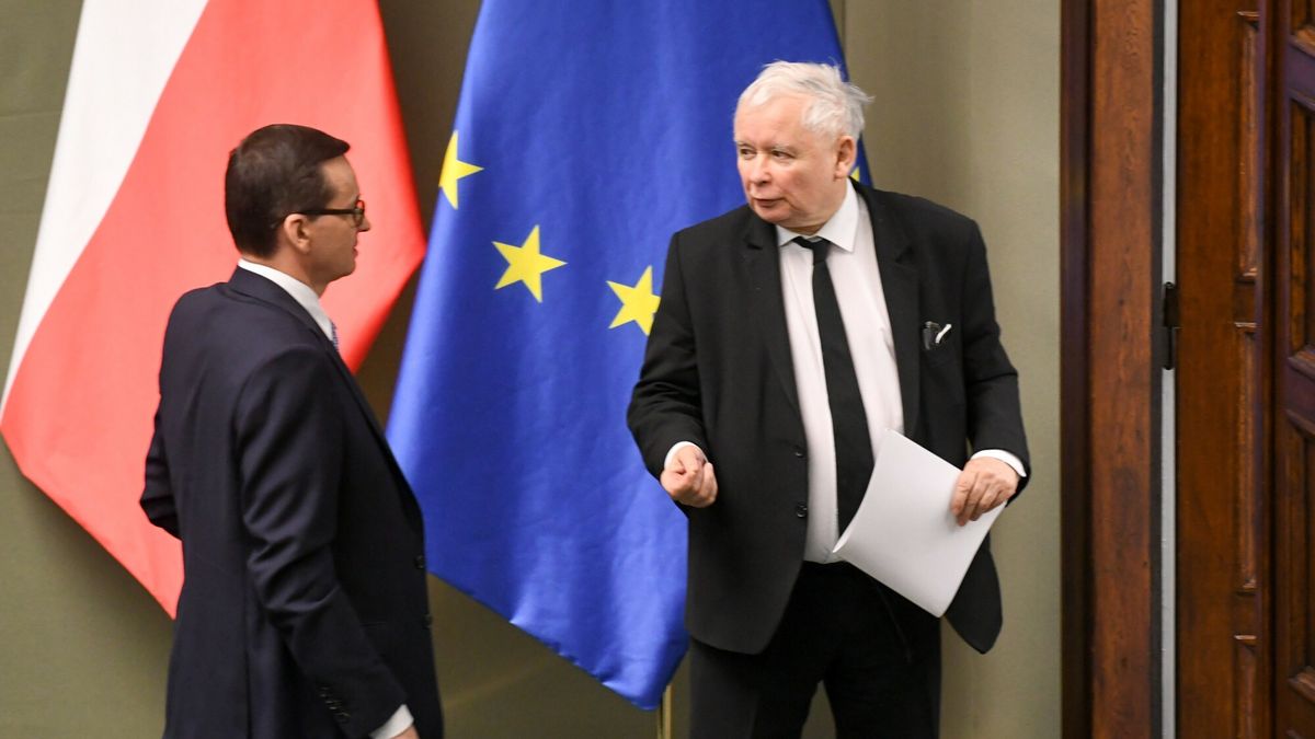 Specjalne 9. posiedzenie Sejmu
31.03.2020 Warszawa Sejm Specjalne 9. posiedzenie Sejmu IX kadencji   fot Jacek Dominski/REPORTER
n/z: Mateusz Morawiecki, Jaroslaw Kaczynski
Jacek Dominski/REPORTER