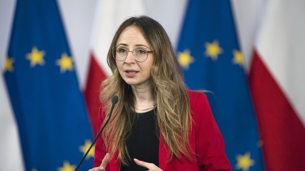 Ministra rodziny, pracy i polityki społecznej Agnieszka Dziemianowicz-Bąk