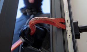 Gdzie złodzieje szukają gotówki w domu. Były włamywacz ujawnia