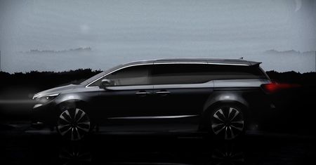 Nowa Kia Carnival - prawdziwe zdjęcie przed premierą [aktualizacja]
