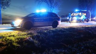 Subkowy: Zderzenie dwóch samochodów w powiecie tczewskim. Jeden znalazł się w rowie