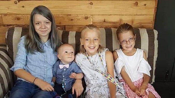 Trójka dzieci urodziła się z zębami 