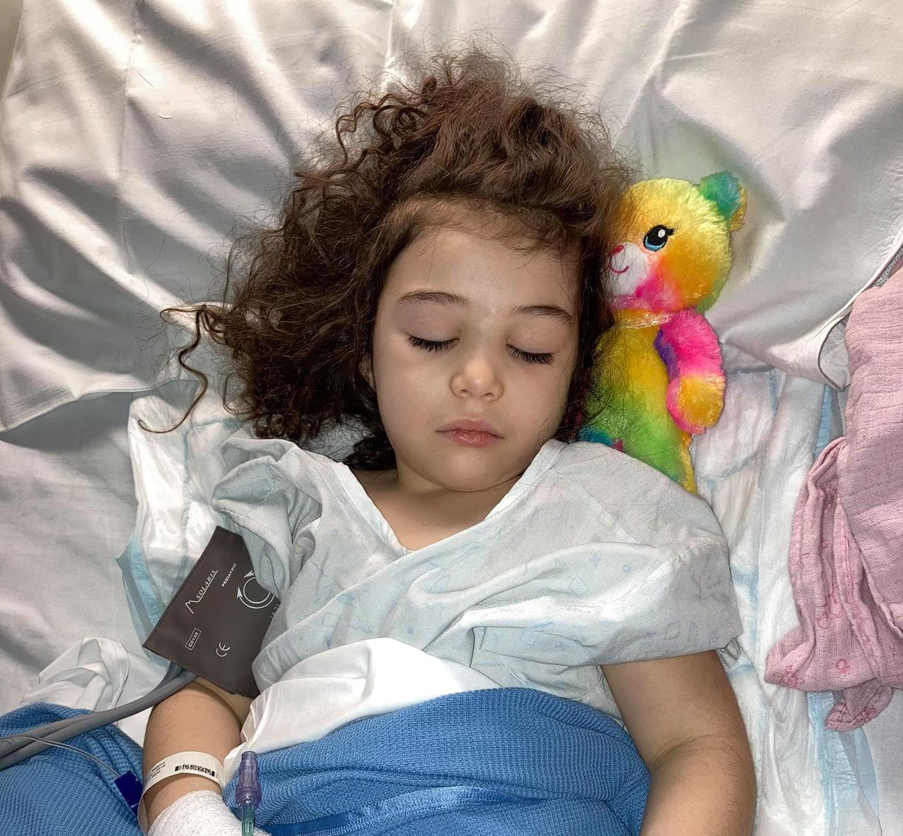 Córka Hayley Thake  po operacji