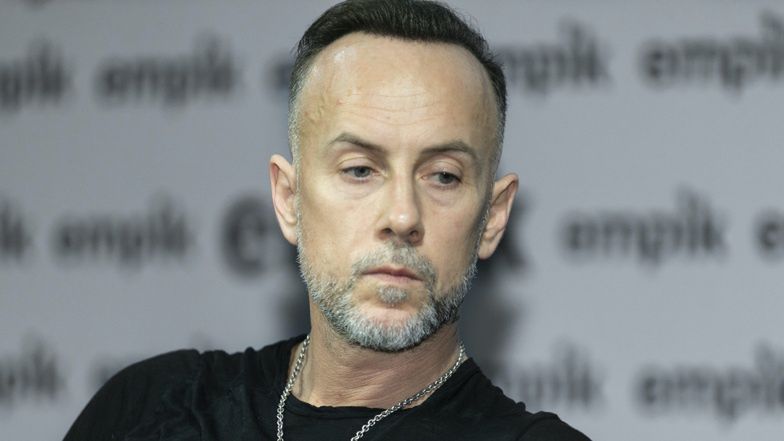 Nergal dzieli się wstrząsającą fotografią z czasów zmagania się z białaczką. "Tak, tak, tak... Na zdjęciu jestem ja" (FOTO)