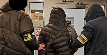 Miał napadać na sklepy z nożem w ręce. Trafił do aresztu
