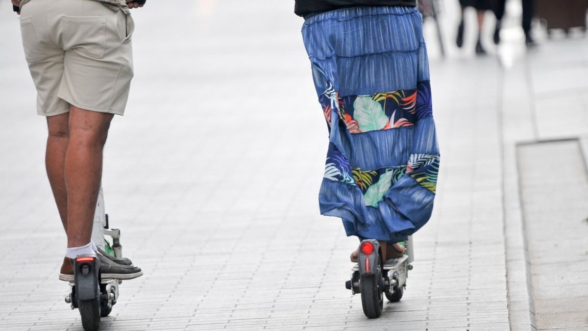 Reporter archiwum 2023 08
25.08.2023 Lodz. Hulajnogi elekryczne na ulicy Piotrkowskiej rozwijaja znaczne predkosci. Czesto dochodzi do potracen przechodniow. Fot. Piotr Kamionka/REPORTER
Piotr Kamionka/REPORTER