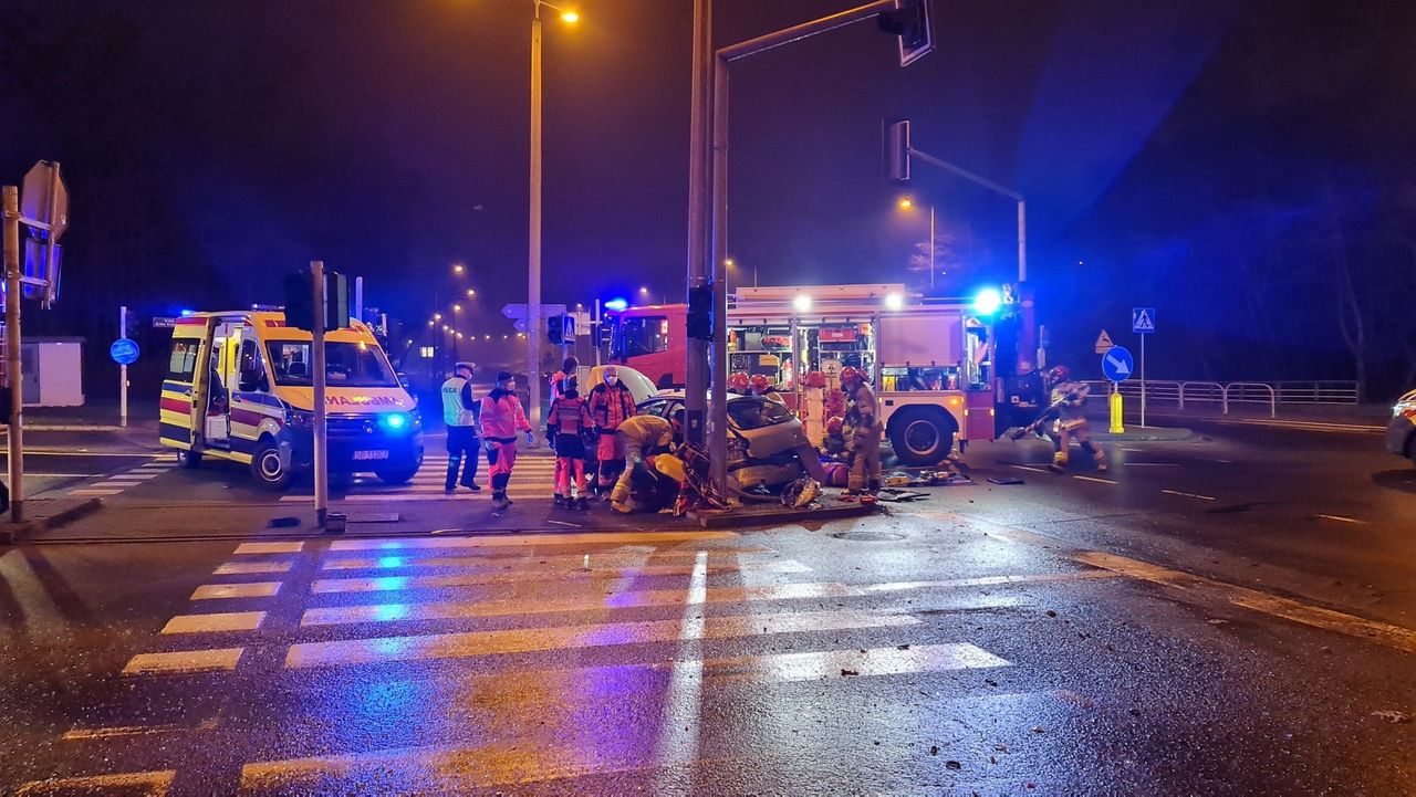 Bielsko-Biała. Blisko tragedii. Dwie osoby ranne w zderzeniu dwóch samochodów