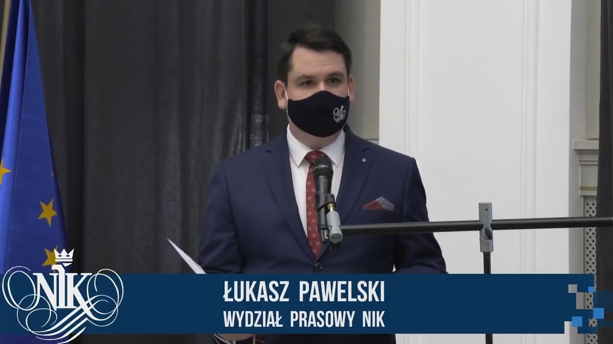 Łukasz Pawelski podczas konferencji w Najwyższej Izbie Kontroli