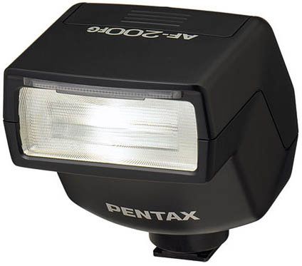 AF200FG - mała i prosta lampa błyskowa do Pentaksów 1