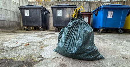 Worki na śmieci z kodami od 1 maja? Polacy poruszeni. Sprawdzili