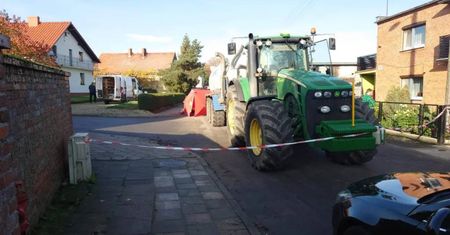 Makabryczny wypadek. Nie żyje 40-letni mężczyzna. Zginął pod kołami ciągnika