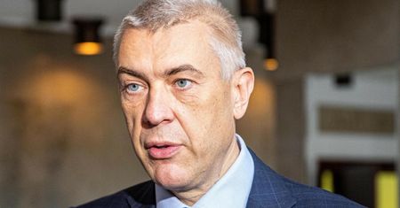 Budka przyznaje. Giertych musi podpisać pewien dokument