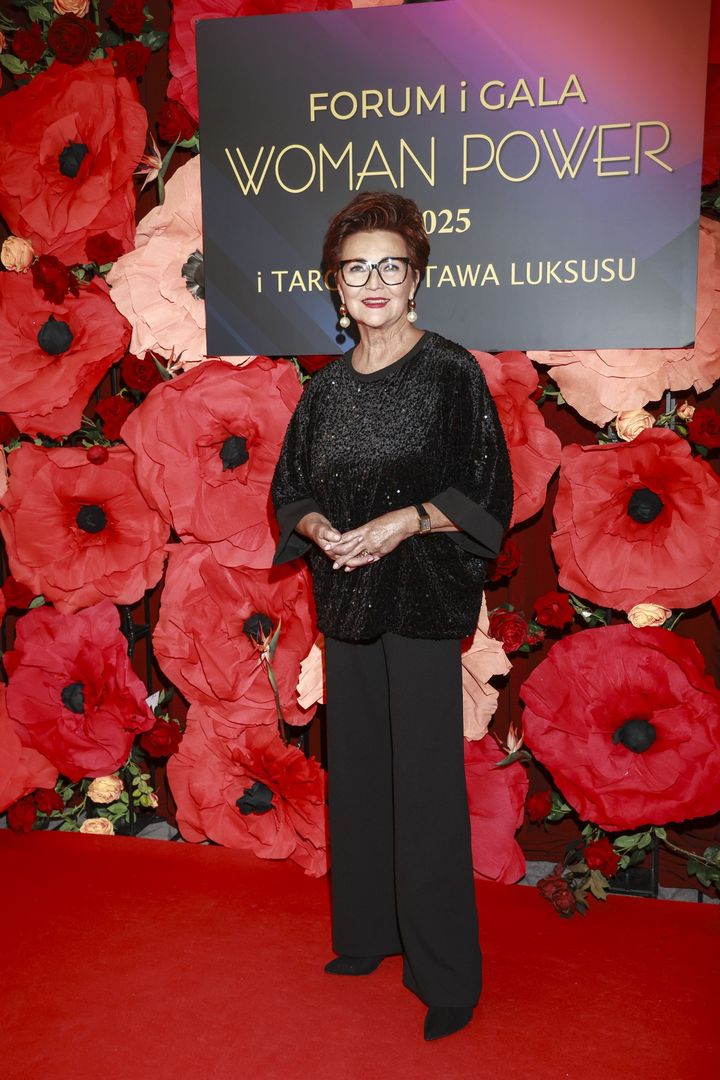 Jolanta Kwaśniewska w czerni