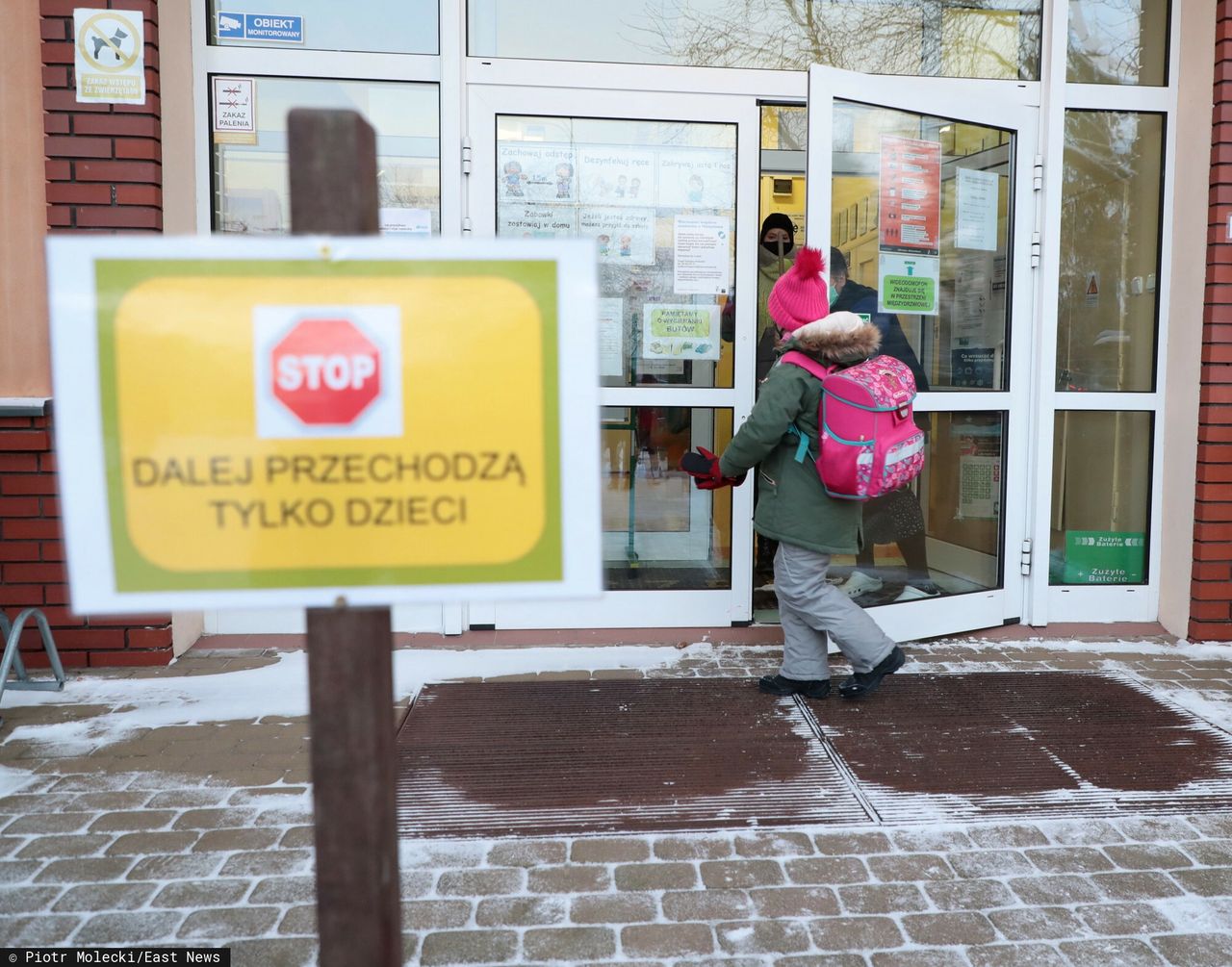 Koronawirus. Nowe obostrzenia: duże zmiany w szkołach w województwie warmińsko-mazurskim