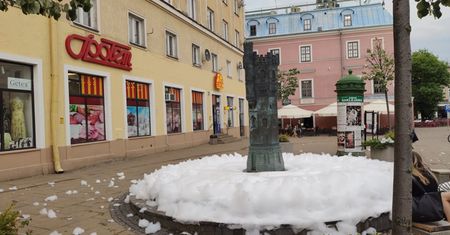 Piana w fontannie w Lublinie. Trzeba wymienić kilkanaście tysięcy litrów wody