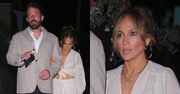 Znudzeni Jennifer Lopez i Ben Affleck opędzają się od paparazzi w drodze na kolację (ZDJĘCIA)