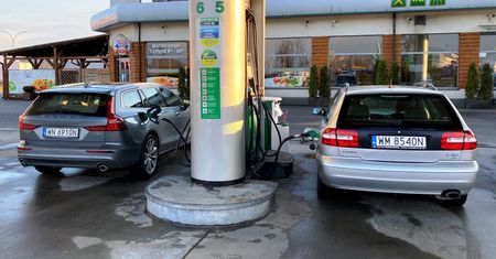 Optymistyczny początek tygodnia dla cen paliw. Ropa tanieje